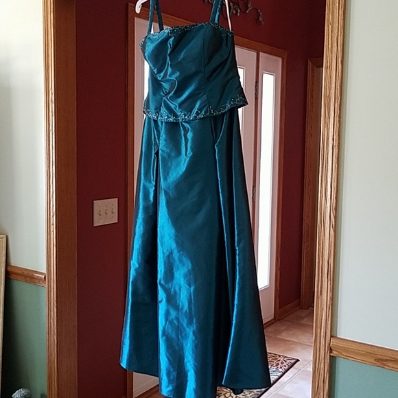 2 PC formal gown - Picture 3 of 5